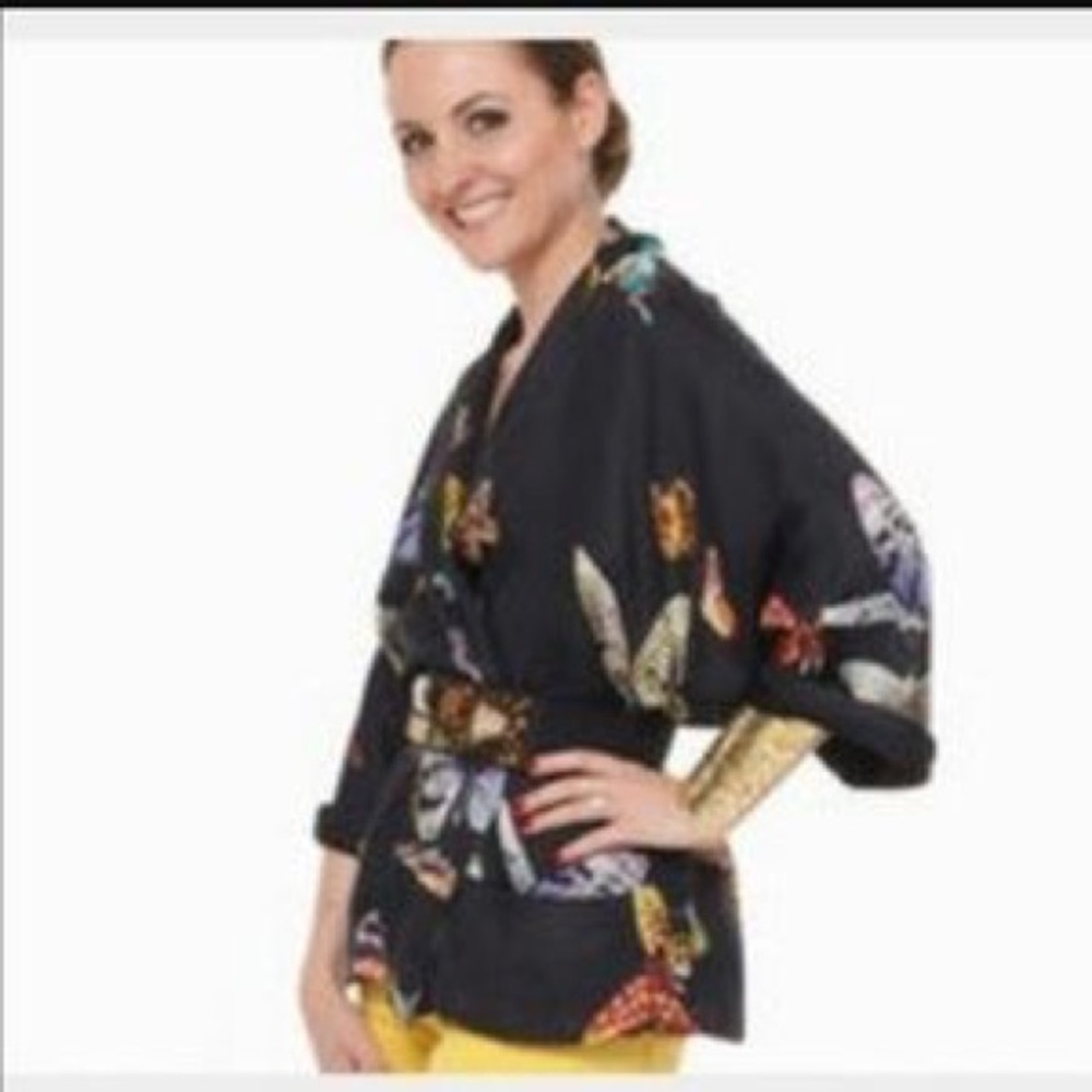 Looking for this Zara butterfly 🦋 Kimono